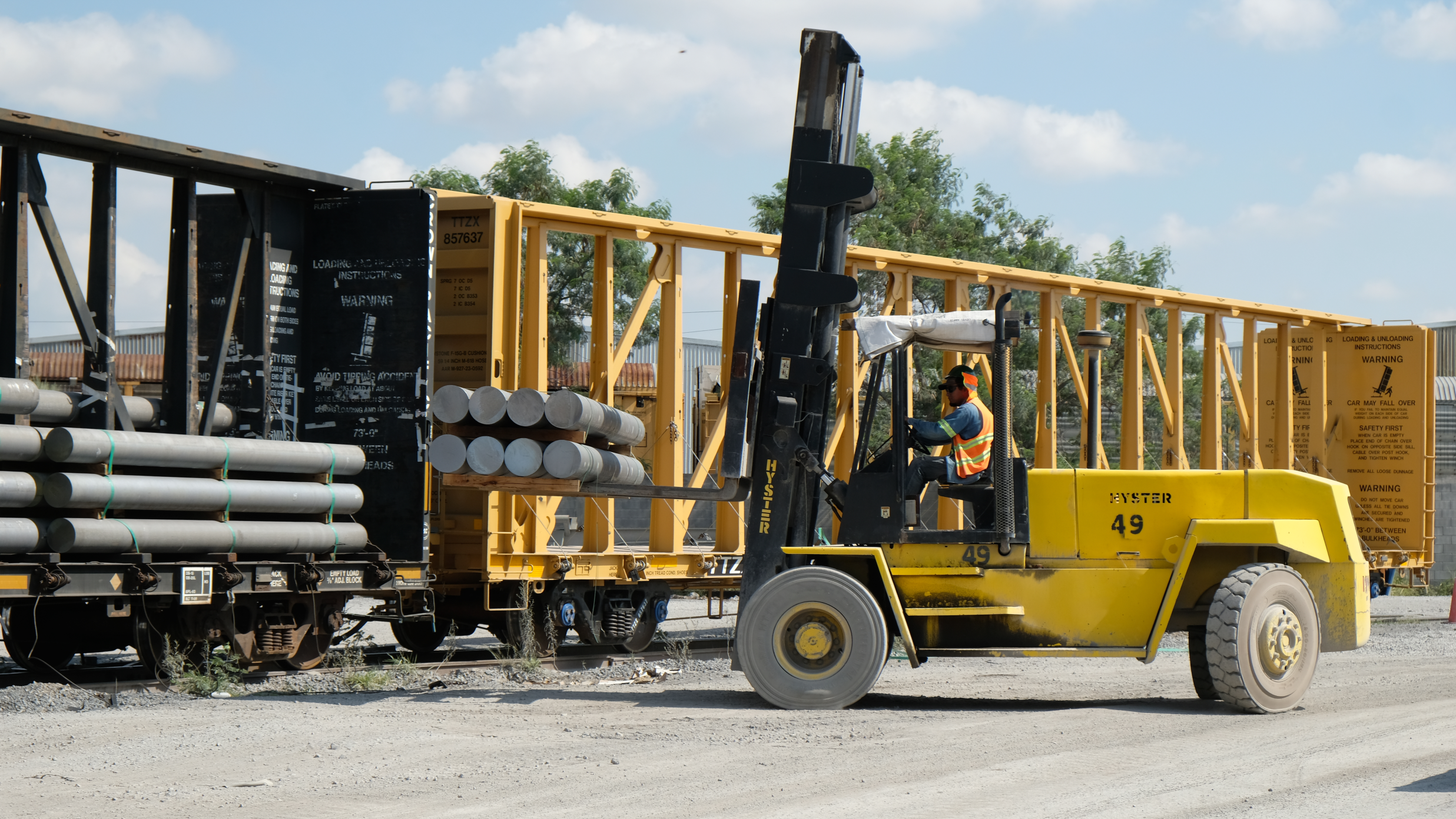 Terminales ferroviarias, personal y equipo de trabajo para realizar maniobras de carga y descargar del ferrocarril.